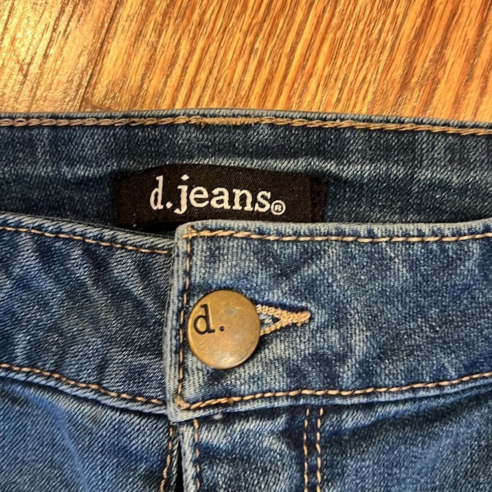 d. jeans Classic Blue Denim Shorts - Picture 2 of 4